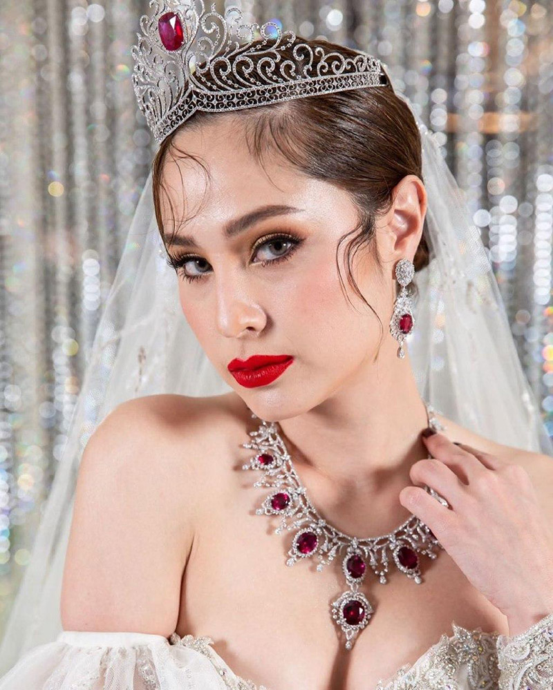 ดาราหญิง