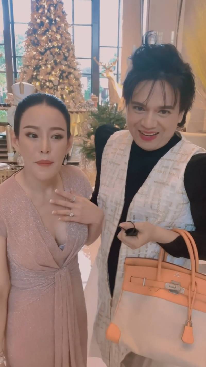  เอ ศุภชัย, หนิง ปณิตา