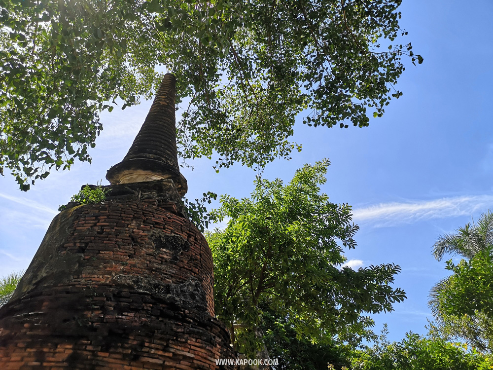 การเดินทางไปวัดหน้าพระเมรุ