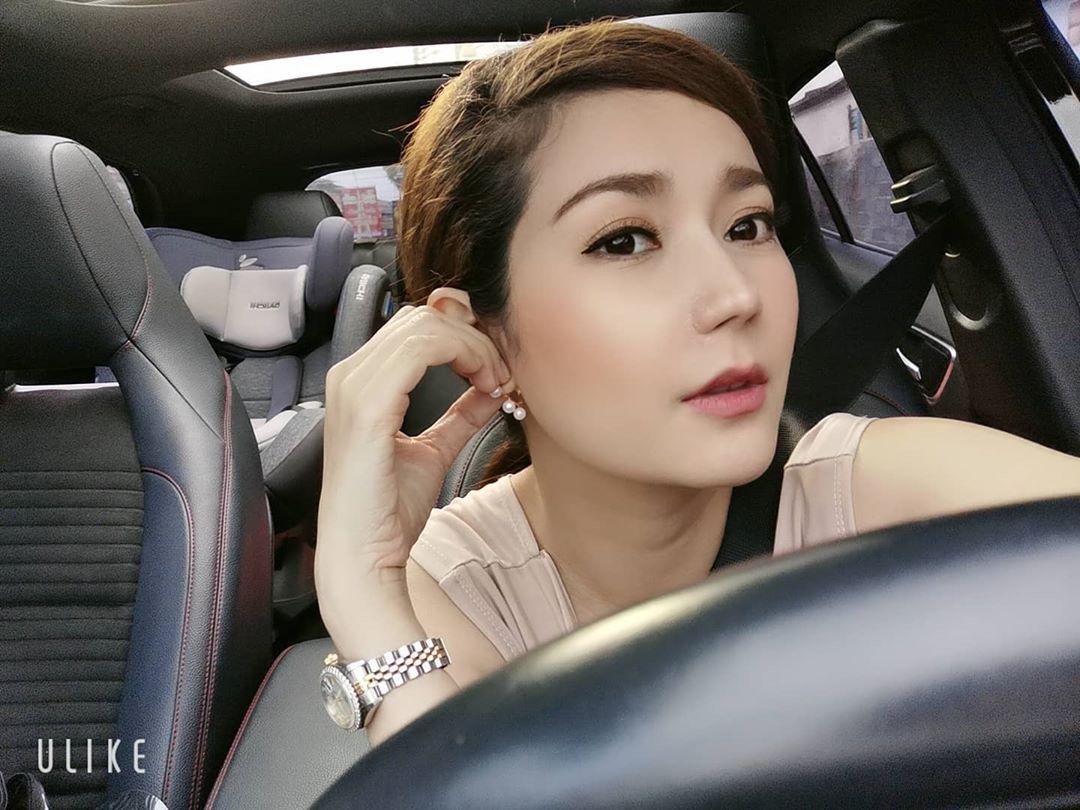 อ้อม ประถมาภรณ์