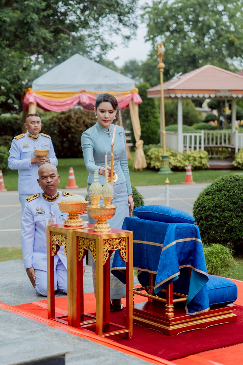 ท่านผู้หญิงอรอนงค์ ผู้แทนพระองค์ ในพิธีวางศิลาฤกษ์ หอประชุมคณะสงฆ์