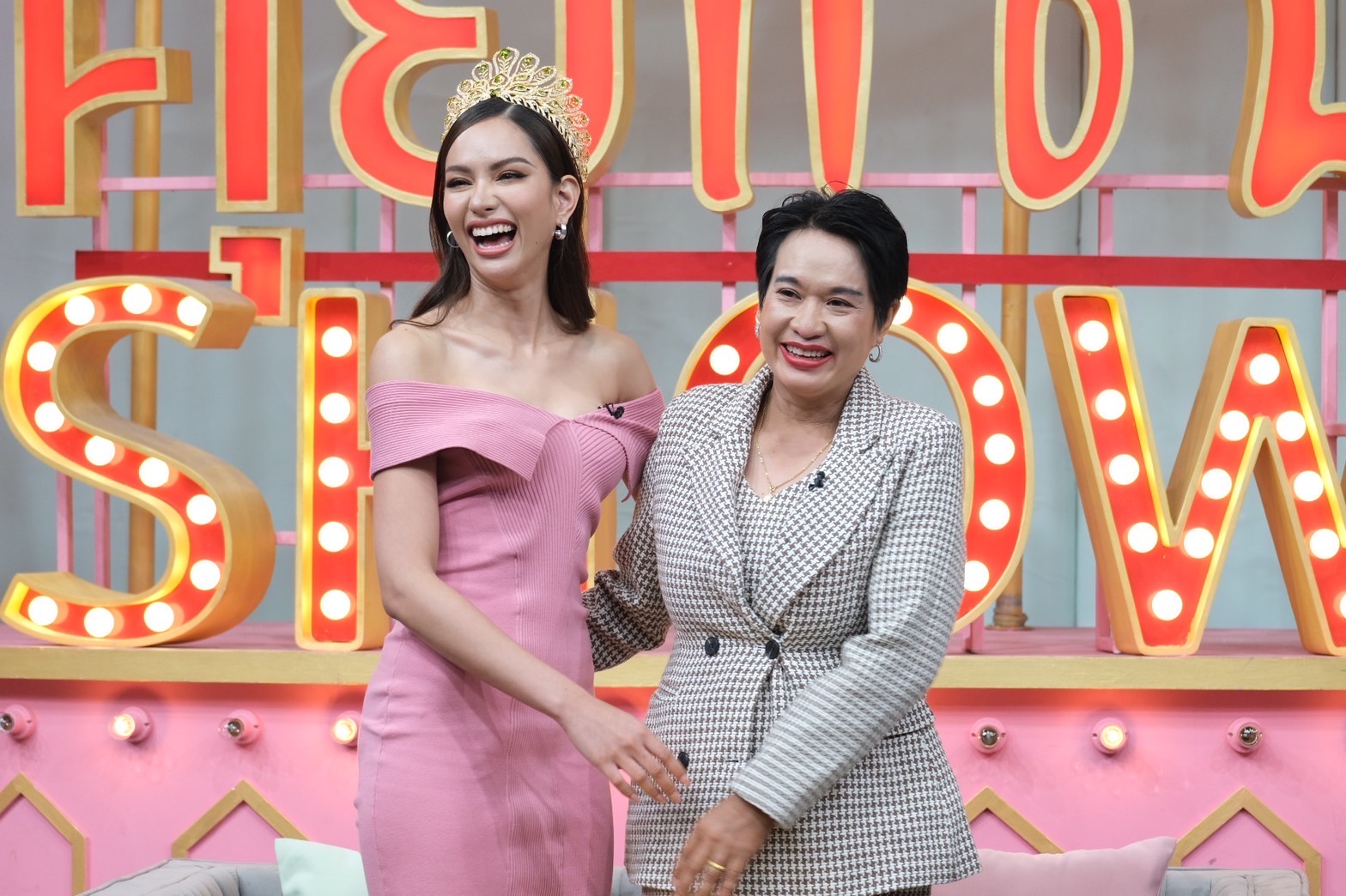 แอนนา เสืองามเอี่ยม