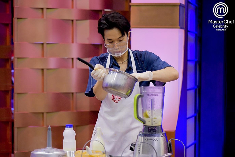 เจมส์ ธีรดนย์