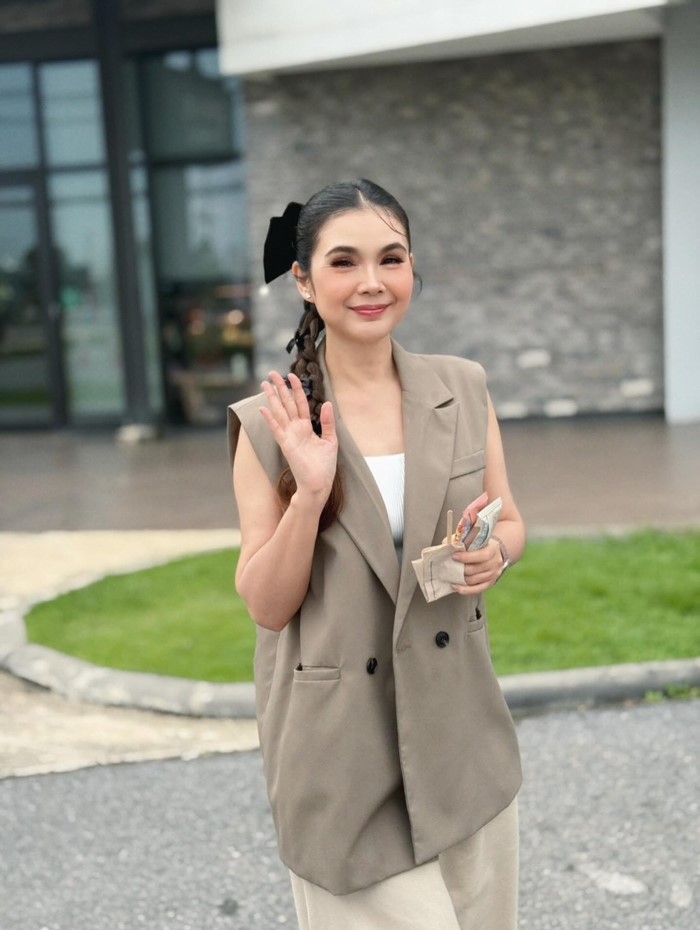   ฝน ธนสุนทร แต่งงานจริงหรือ 