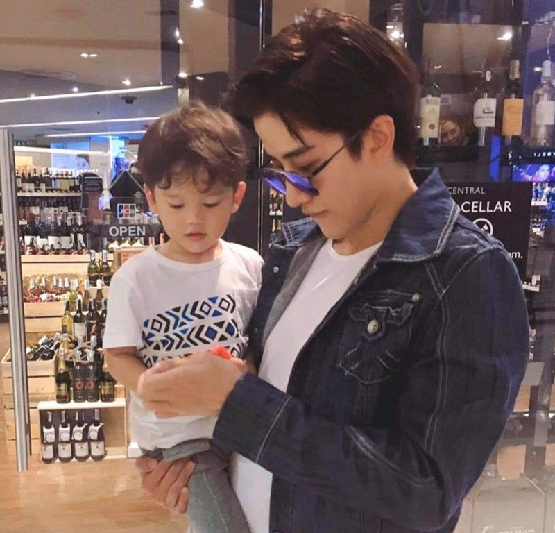 ไมค์ น้องแม็กซ์เวลล์