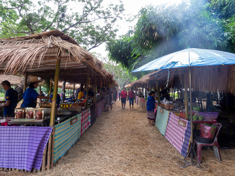 ตลาดน้ำบางขาม วัดคุ้งท่าเลา จังหวัดลพบุรี