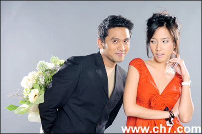 ป๋อ ณัฐวุฒิ สวมกอด อั้ม พัชราภา หลังไม่ได้เจอกันนาน 15 ปี 