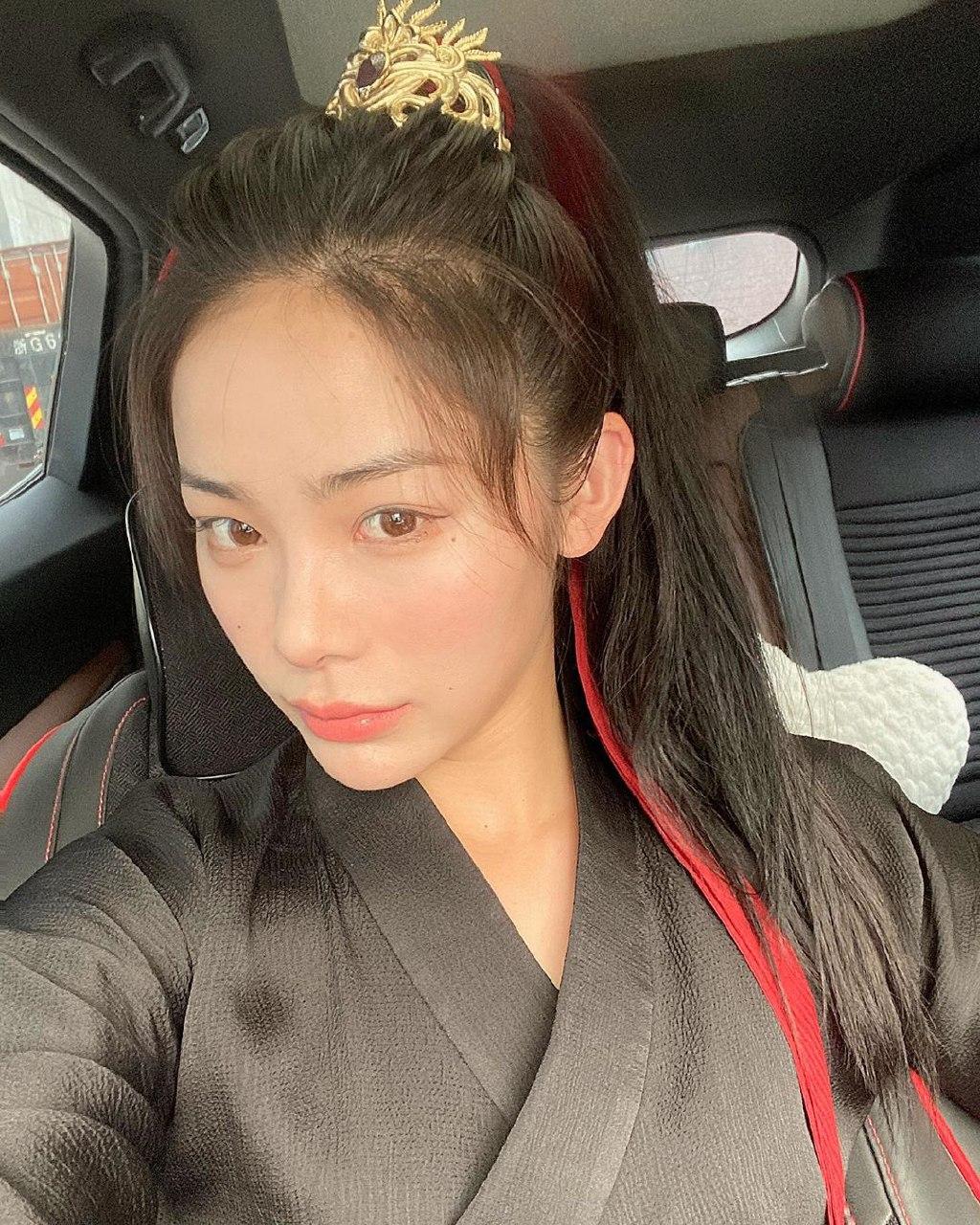 Liu Yaxi
