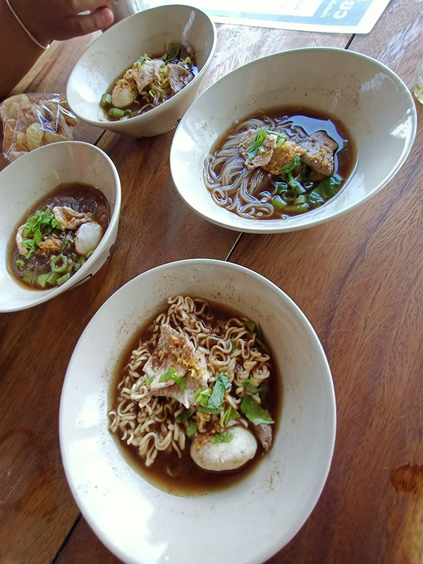 ร้านอาหารริมน้ำ ชมขบวนเรือพยุหยาตราทางชลมารค 2569