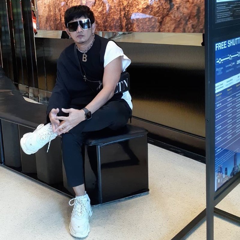 พชร์ อานนท์