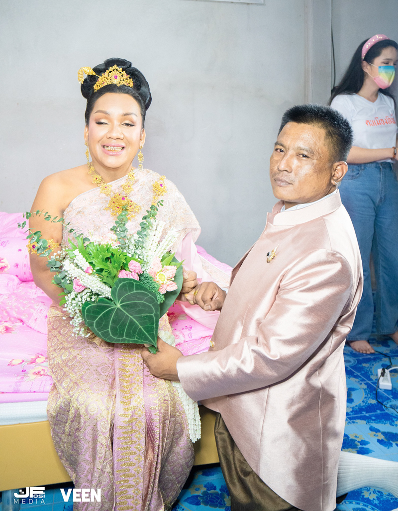 แม่หญิงลี เลิกสามี