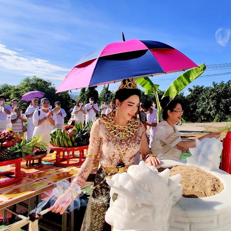 เฟี้ยว์ฟ้าว ถูกหวย