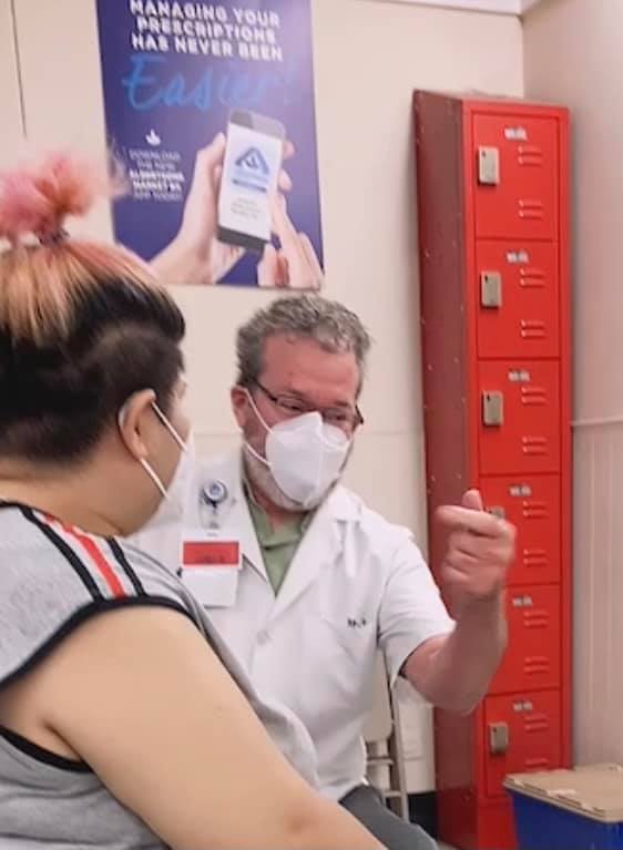 เห็ดเผาะ เชิญยิ้ม