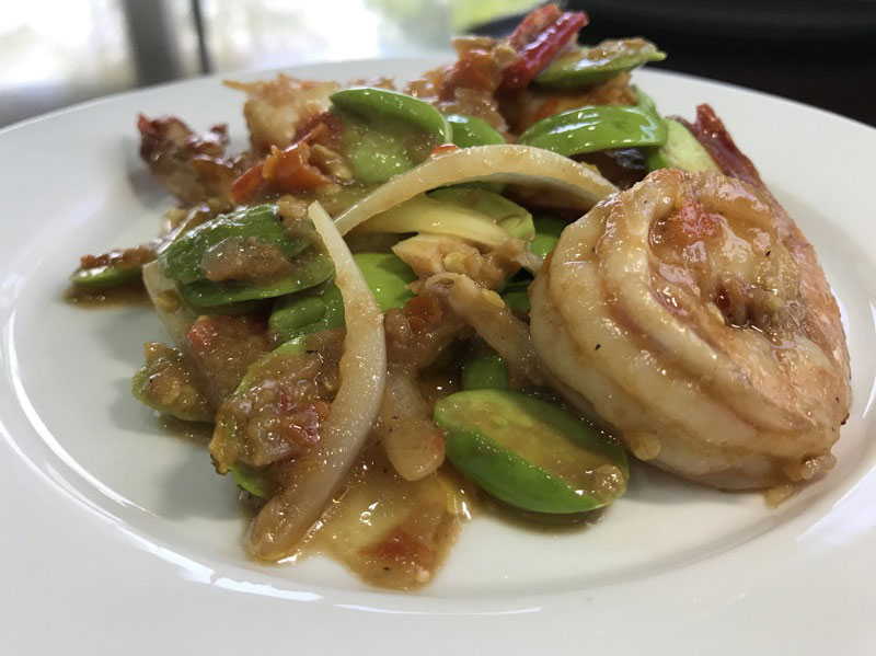 กุ้งผัดน้ำพริกกะปิ