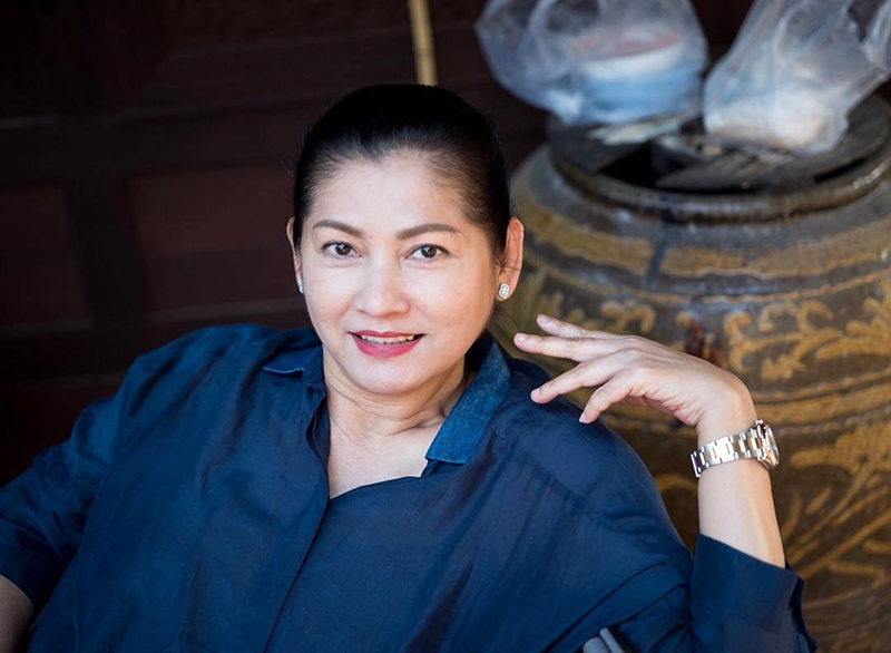 แดง ธัญญา