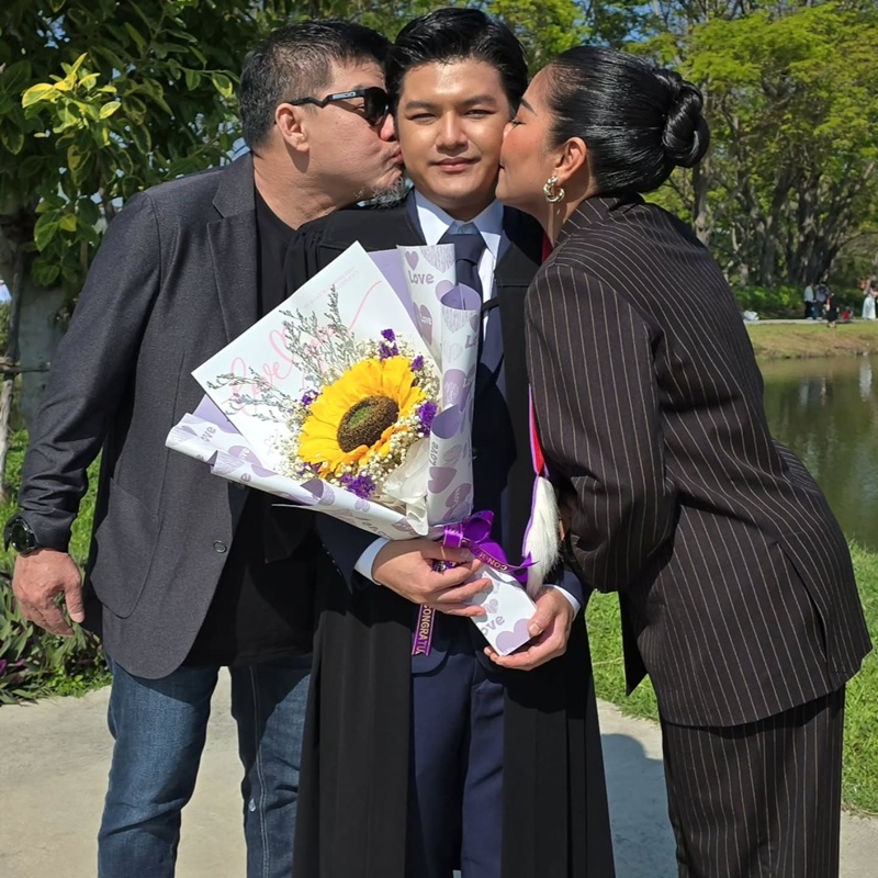 น้องภู ลูกชาย ตั๊ก-นุ้ย รับปริญญาแล้ว