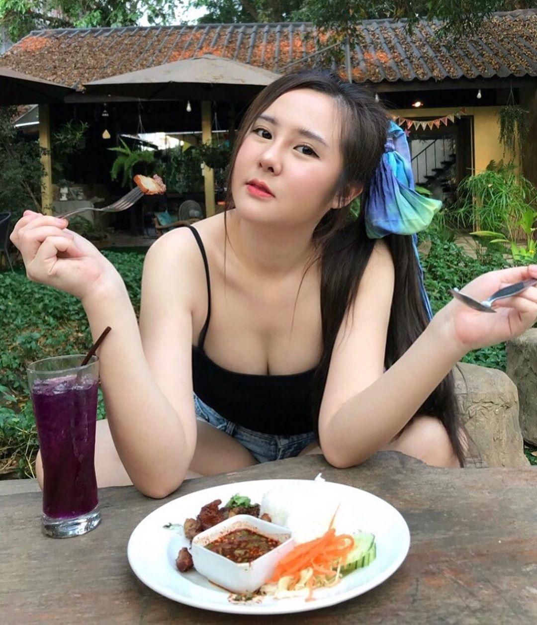 หญิง สุชาญา