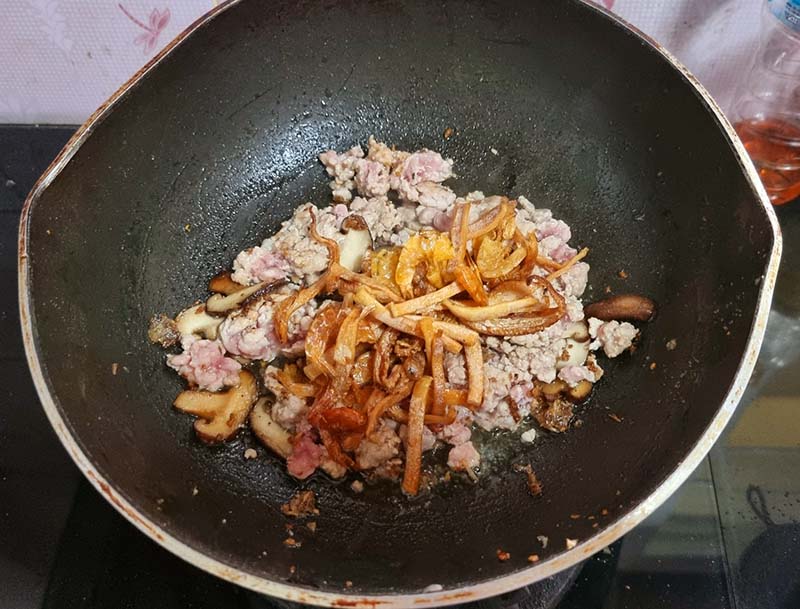 ข้าวต้มหมูสับ