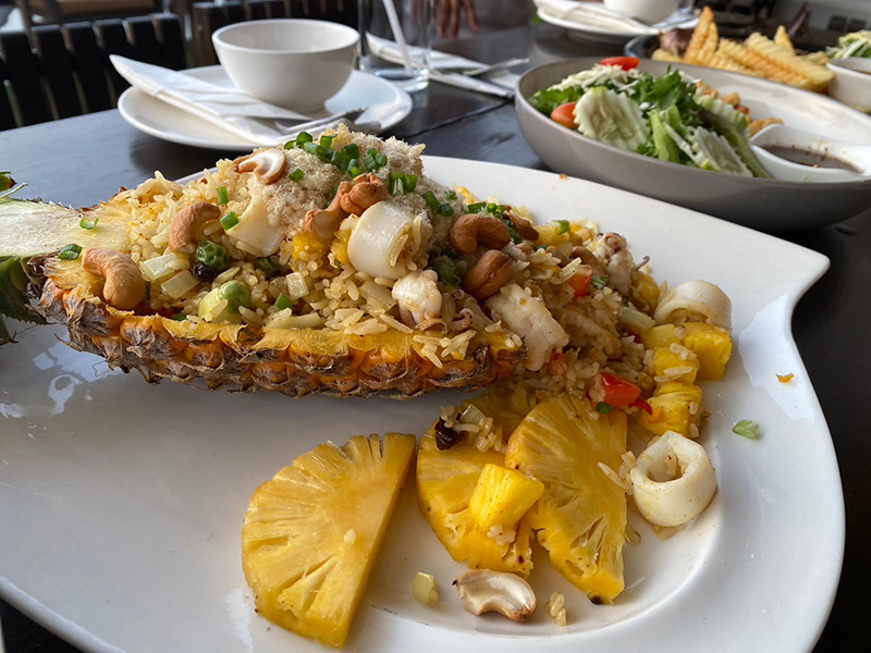 ข้าวผัด Seaside Bar & Restaurant