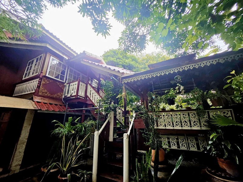 บ้านหลังใหญ่