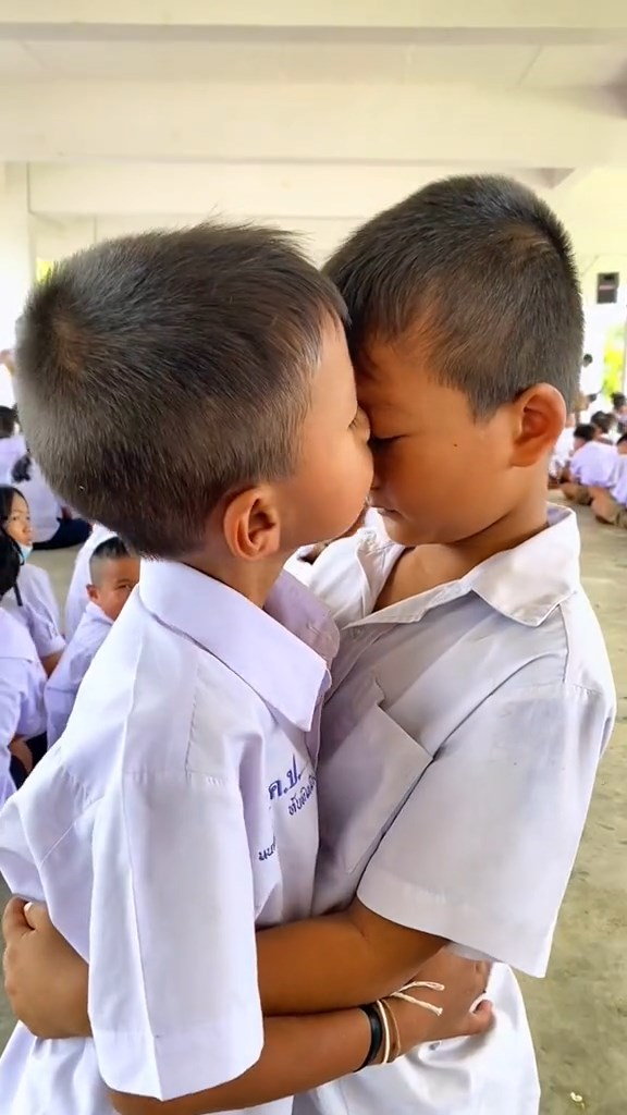 นักเรียนตีกัน