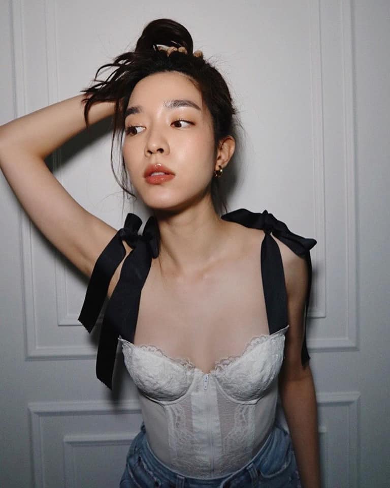 โม มนชนก