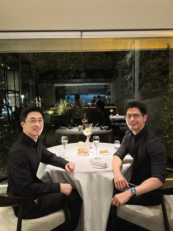 หมอปิแอร์ ควง ไก่ ภาษิต ฉลองวันเกิด