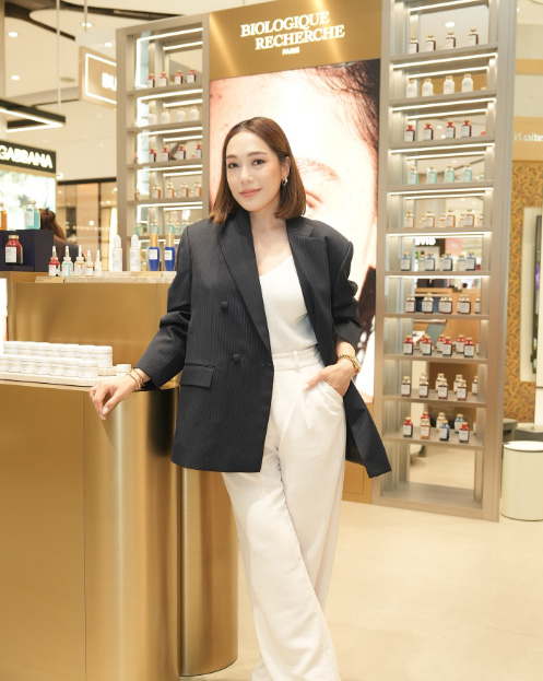 แต่งตัวไว้ทุกข์