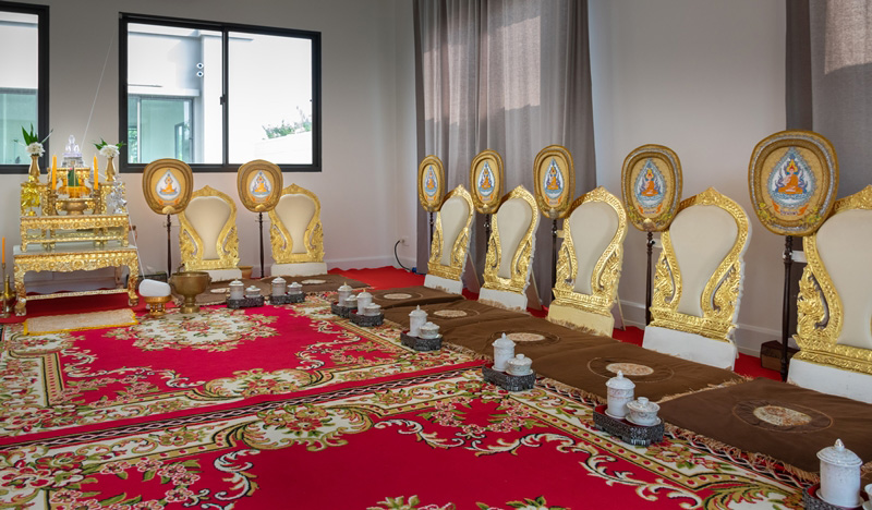อาสนะ