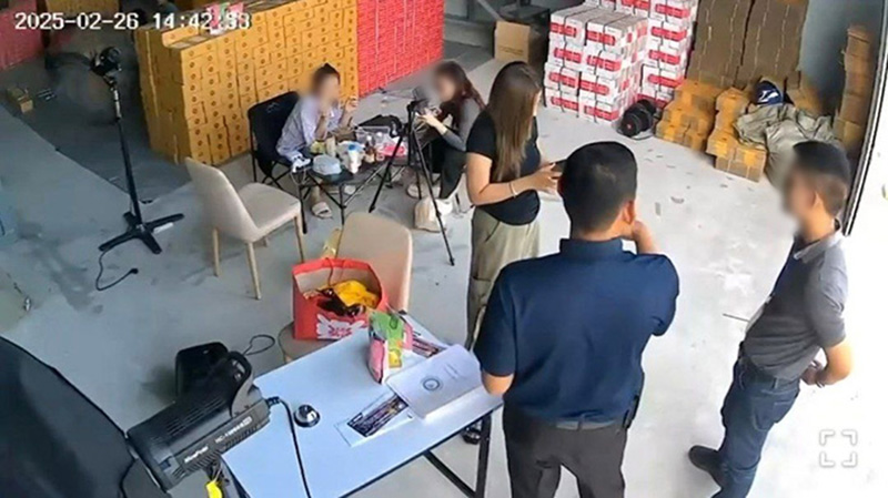 ธัญญ่า นึกว่าตำรวจลงกลางไลฟ์ 