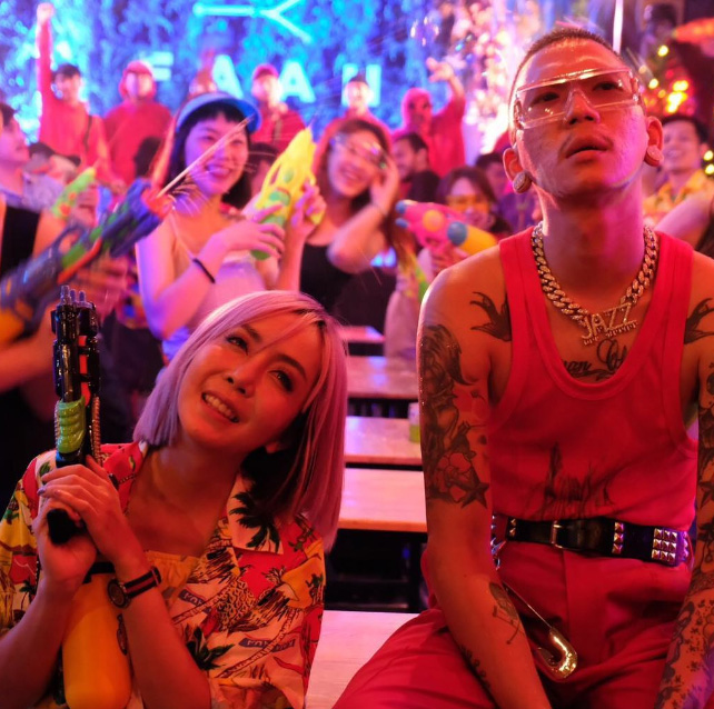 หนึ่ง บางปู ประวัตินักร้องลูกทุ่งสาว จากแม่ค้าออนไลน์สู่นักธุรกิจเสริมความงาม 100 ล้าน