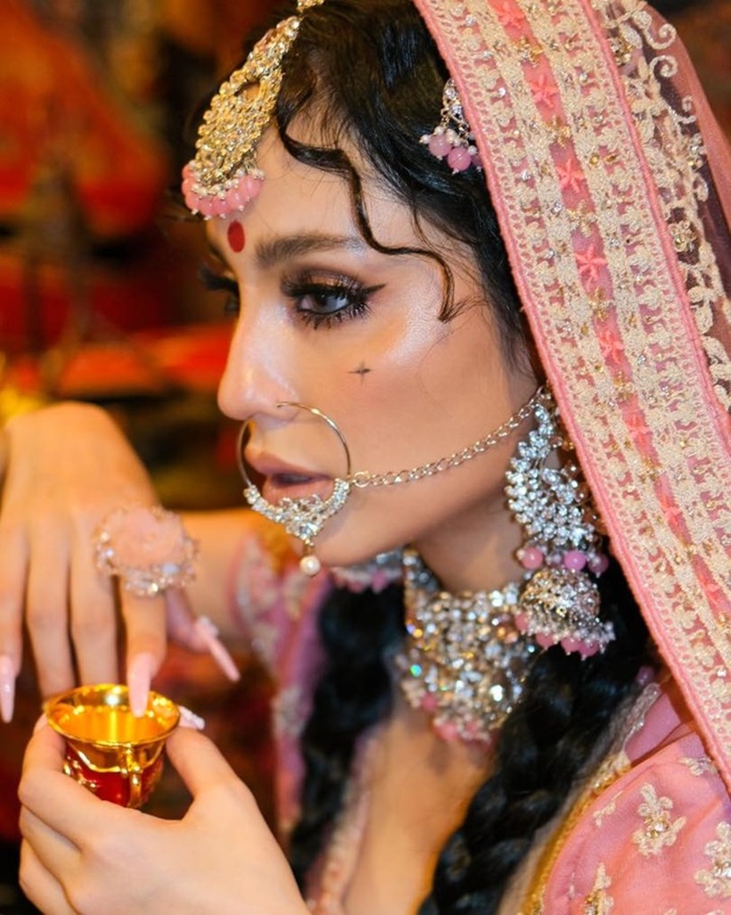 ขวัญ อุษามณี