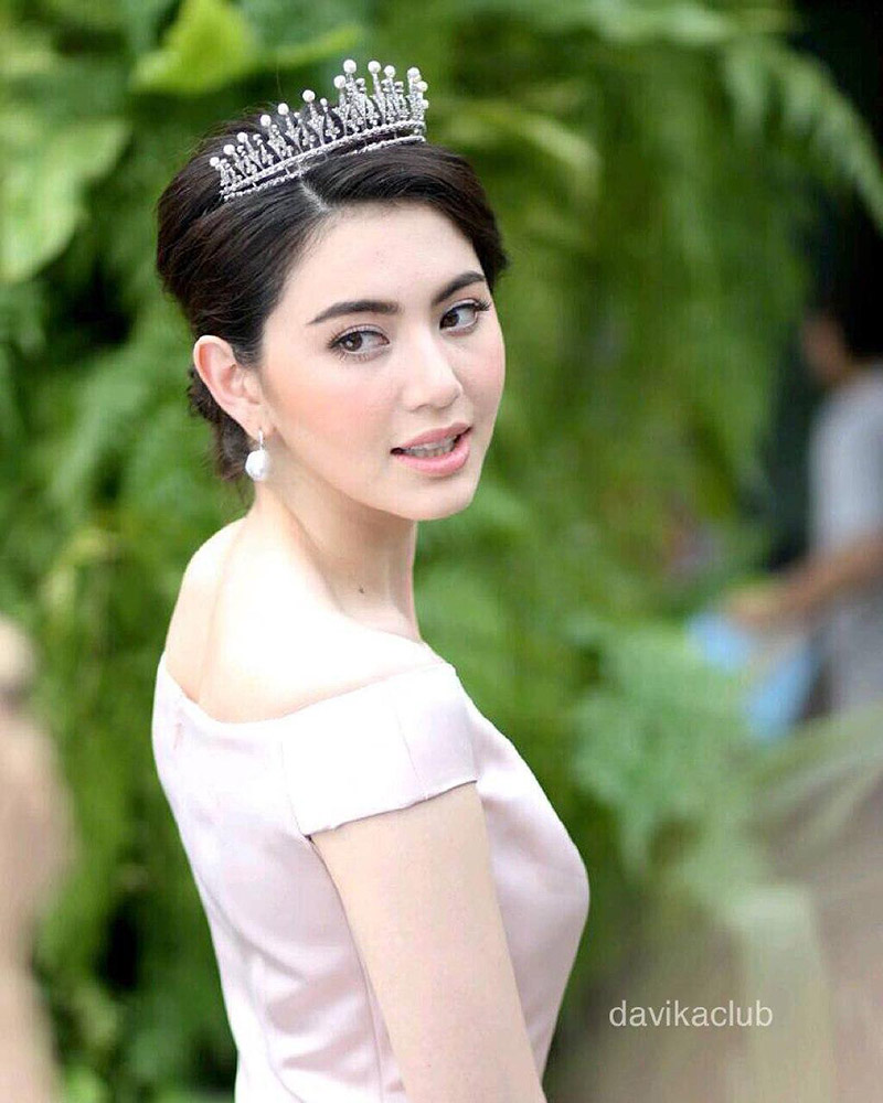 ดาราหญิง