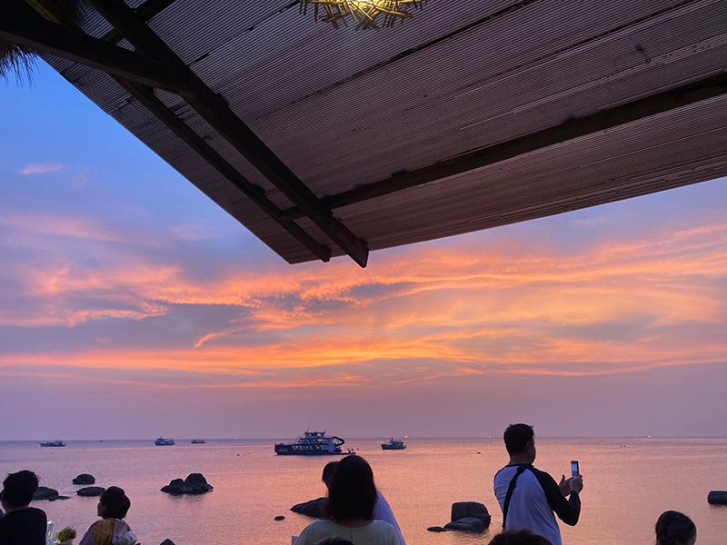 Seaside Bar & Restaurant