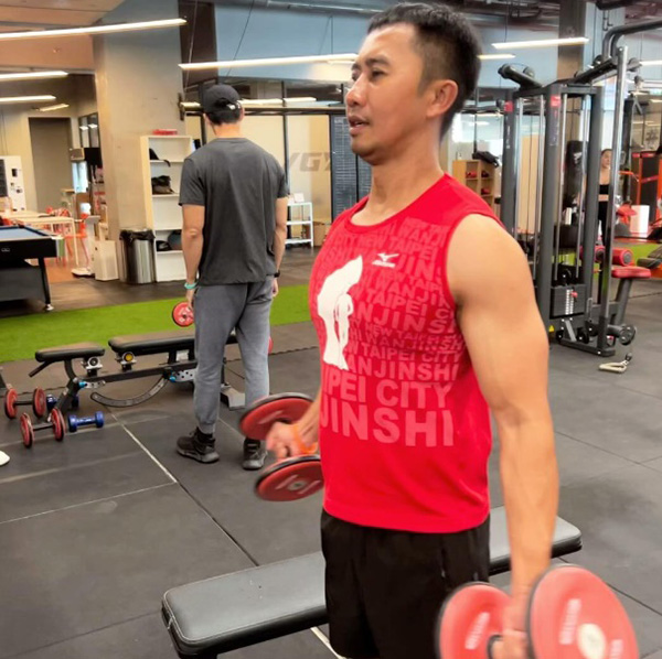 อนุวัต เฟื่องทองแดง