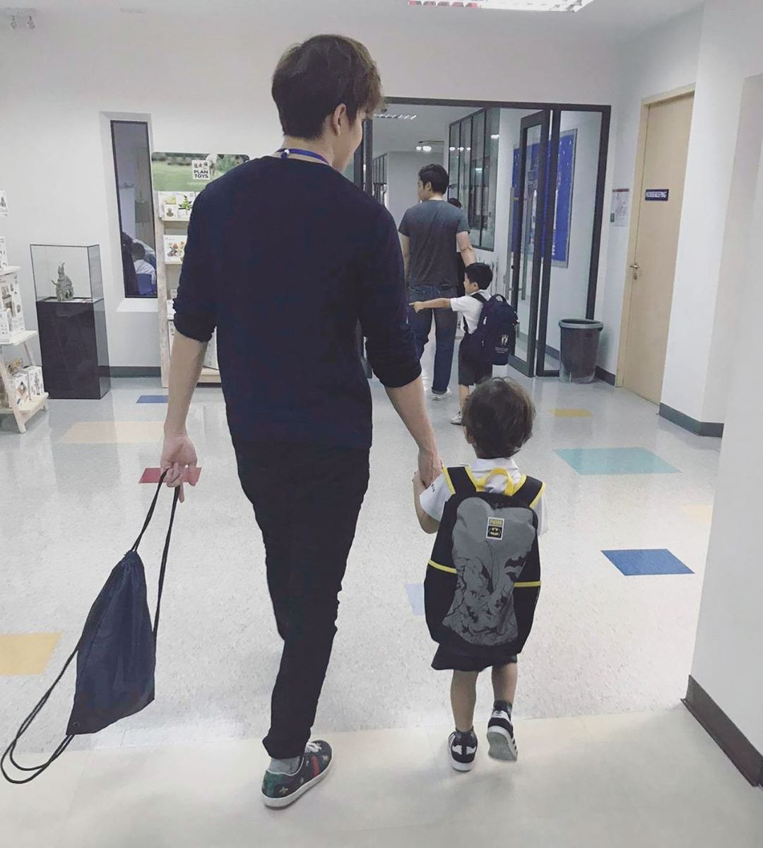  ไมค์ ซาร่า