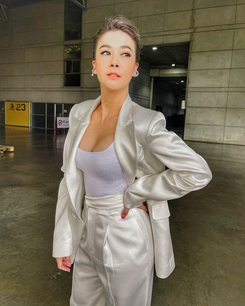 เอมี่ กลิ่นประทุม