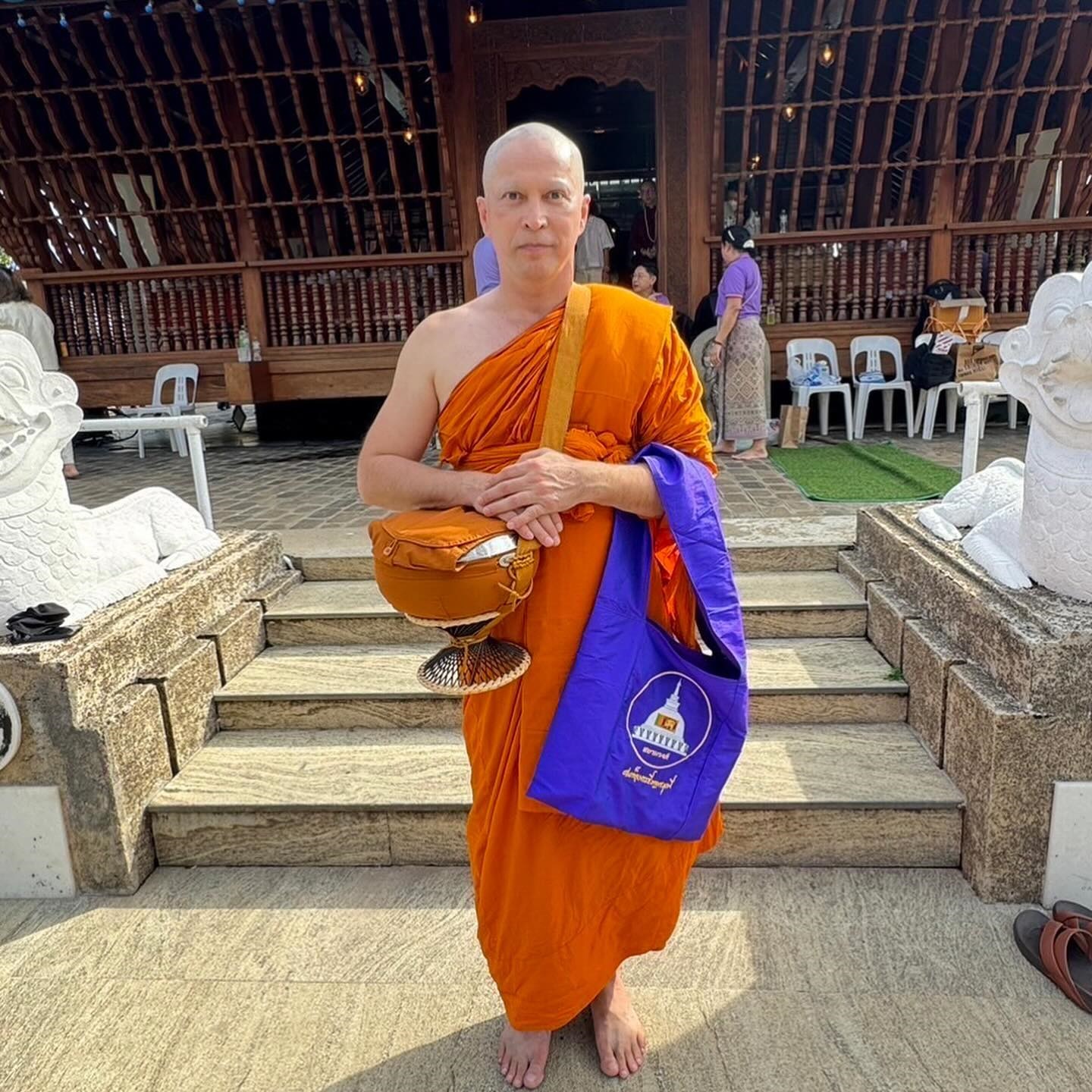 จอนนี่ แอนโฟเน สึกแล้ว