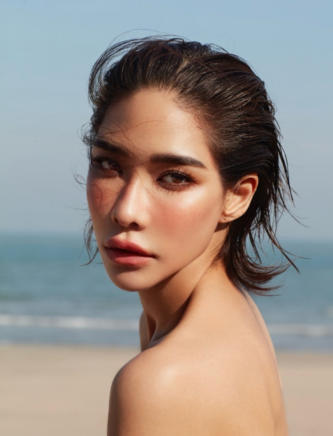 พลอย เฌอมาลย์