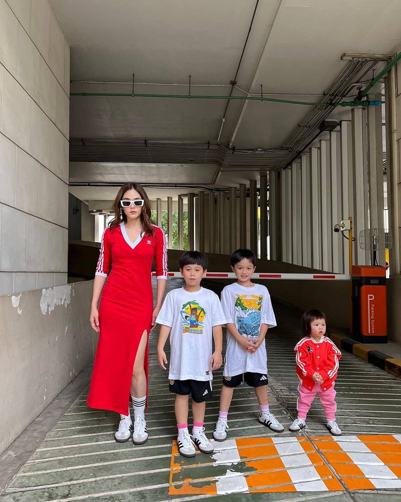 ชมพู่ อารยา