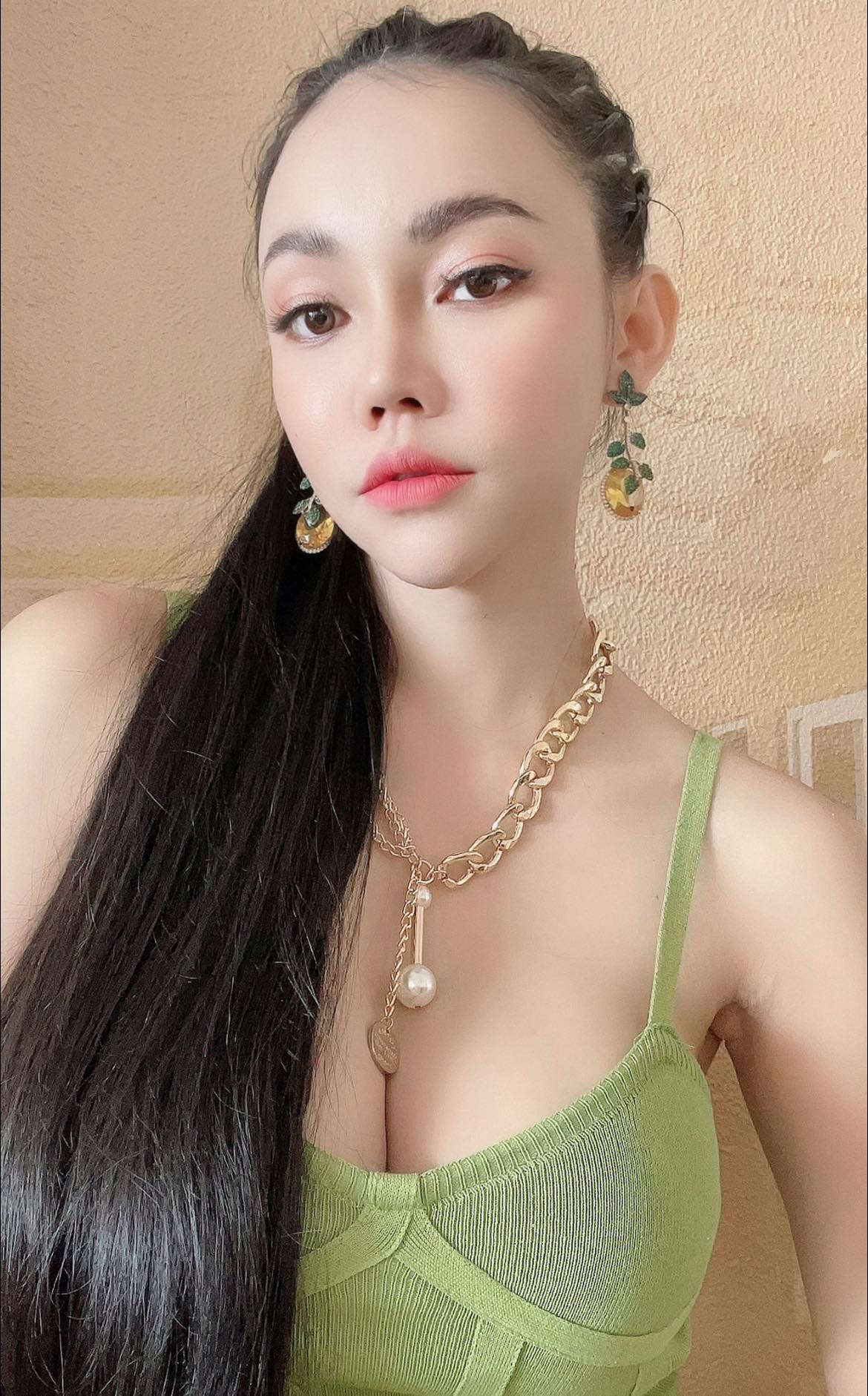  เอ็มมี่ อมลวรรณ