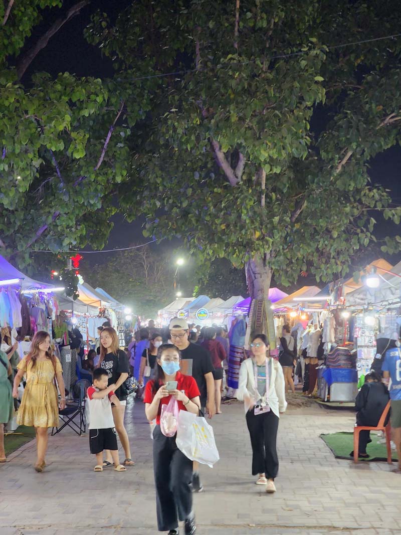 เที่ยวเวียงจันทน์