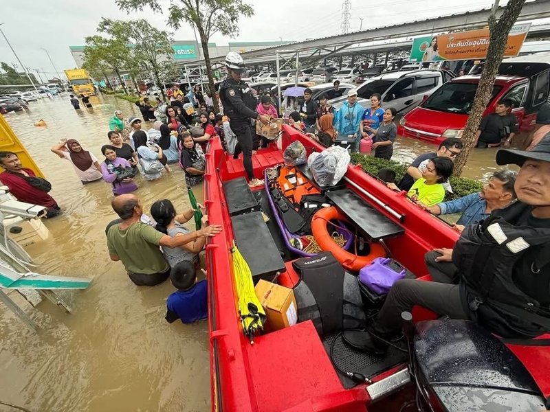 ดาราช่วยน้ำท่วมหาดใหญ่ 