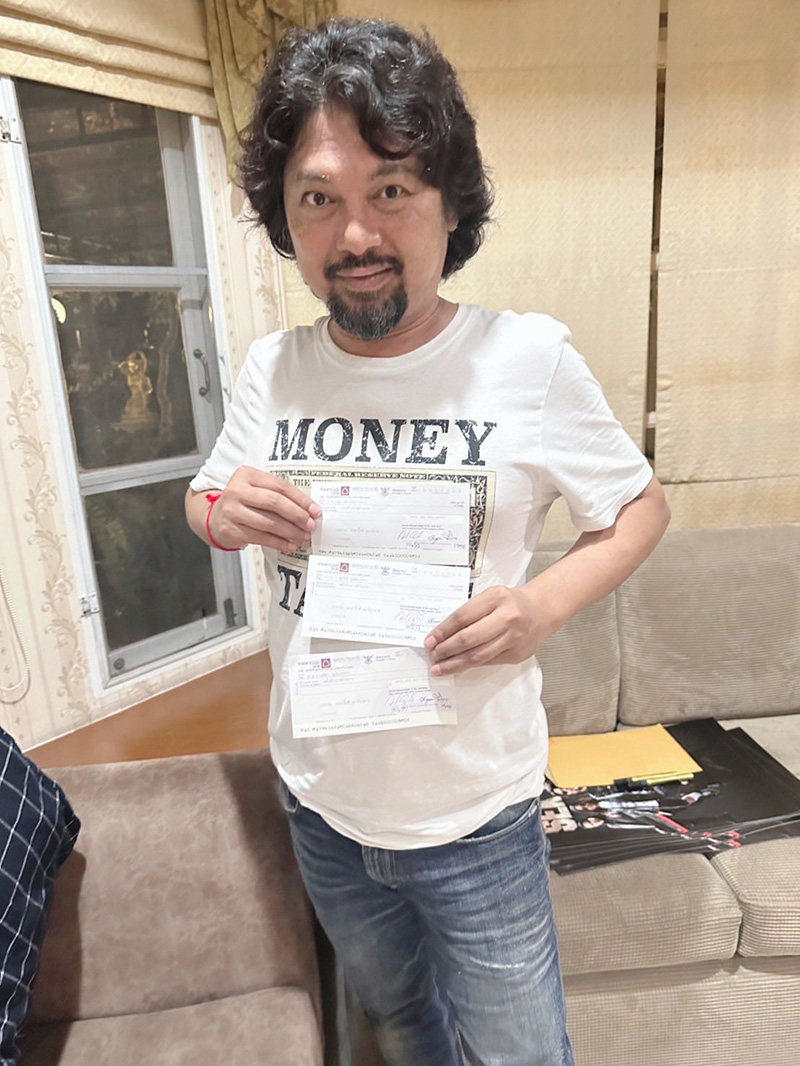 เสก โลโซ เพิ่งเซ็นเช็คให้ลูก 4 ล้าน 