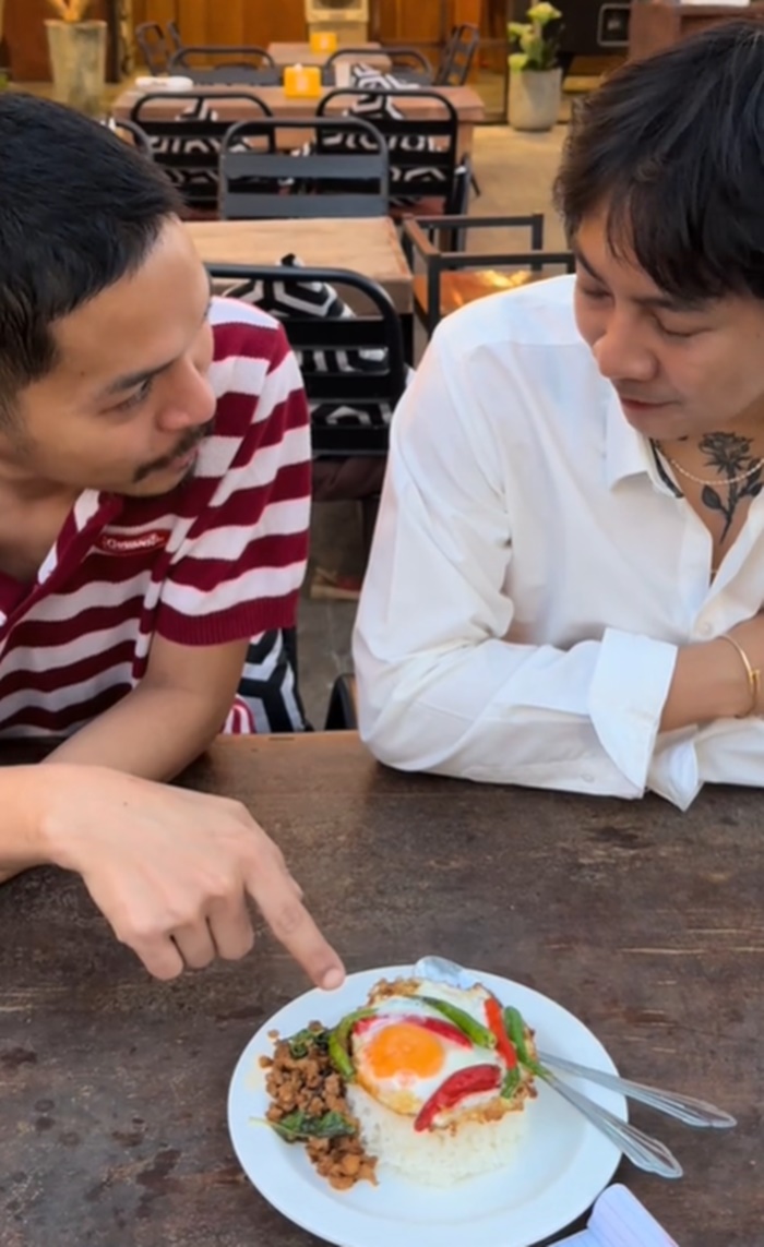 กะเพราไข่ดาว