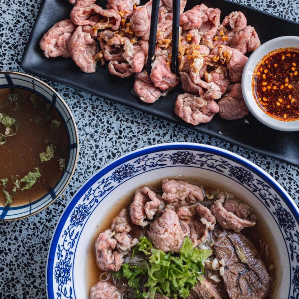 ก๋วยเตี๋ยวเนื้อวัว ซาหลักเก้า