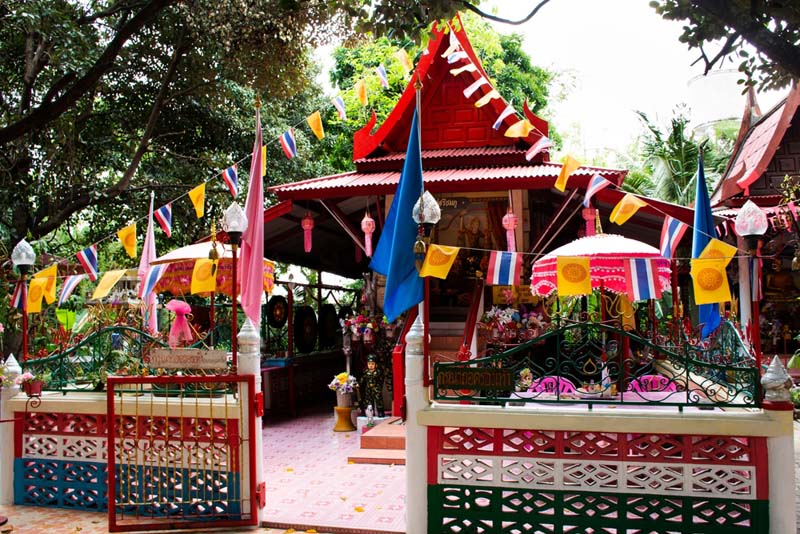 วัดชมภูเวก นนทบุรี ศาลพ่อปู่ศรีชมภู