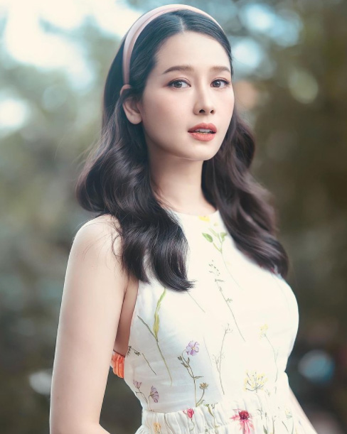 โม อมีนา