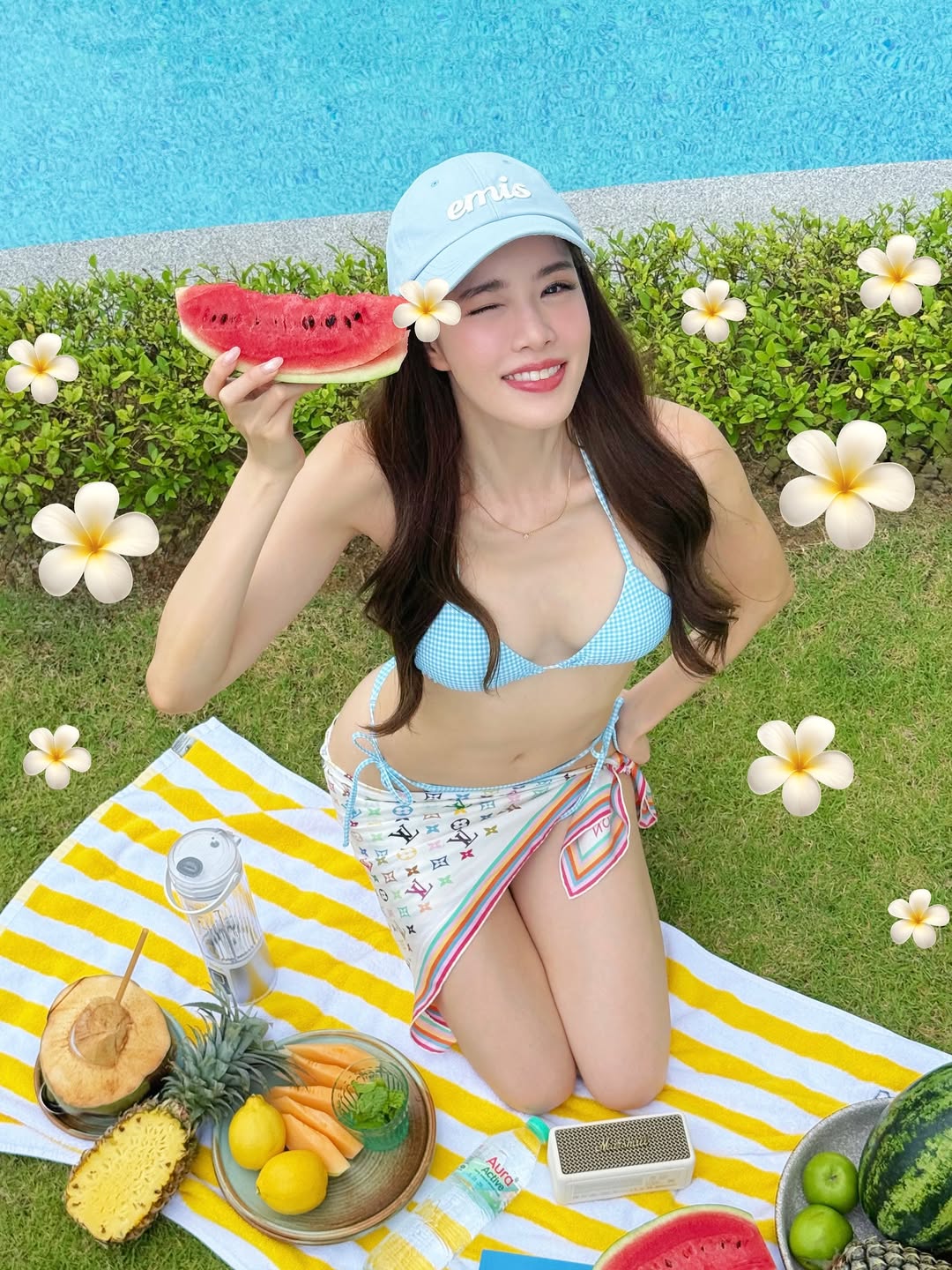 เกรซ กาญจน์เกล้า นุ่งบิกินี่ รีวิวดื่มน้ำผักผลไม้หลากสี