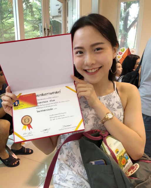 ไอซ์ รักชนก ประวัติ